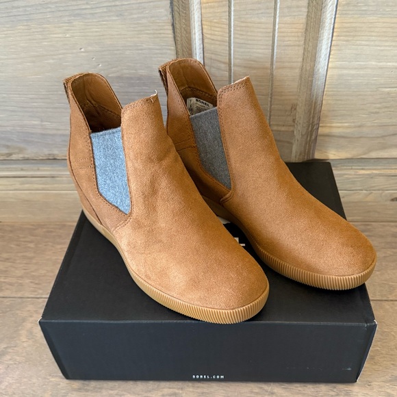Sorel Women's Out N About Slip-On Wedge Shoe Bootie Velvet Tan/Gum SZ: 7 NIB - Picture 1 of 9